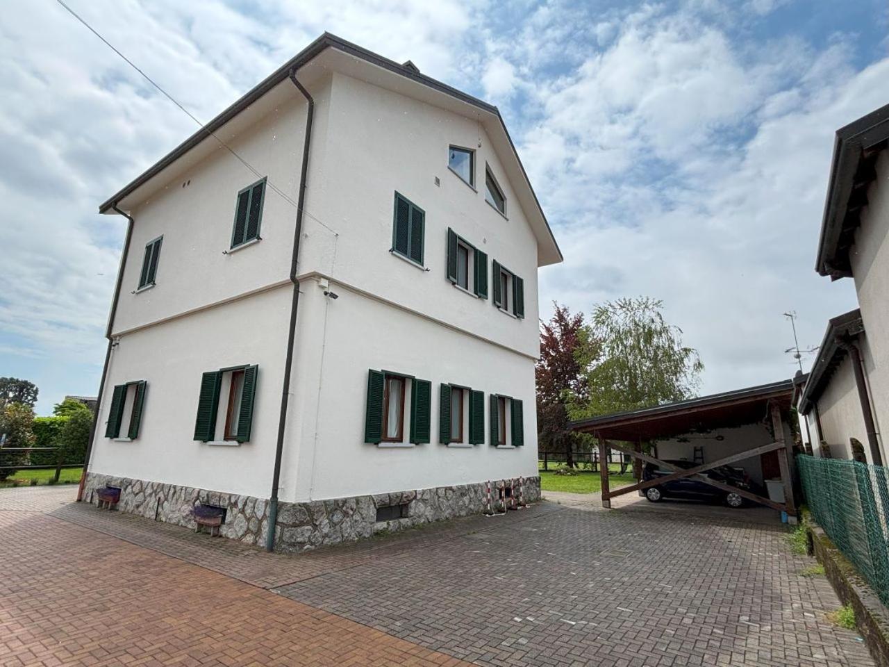 Casa Vacanze Magnolia Borgo Ticino Exterior foto