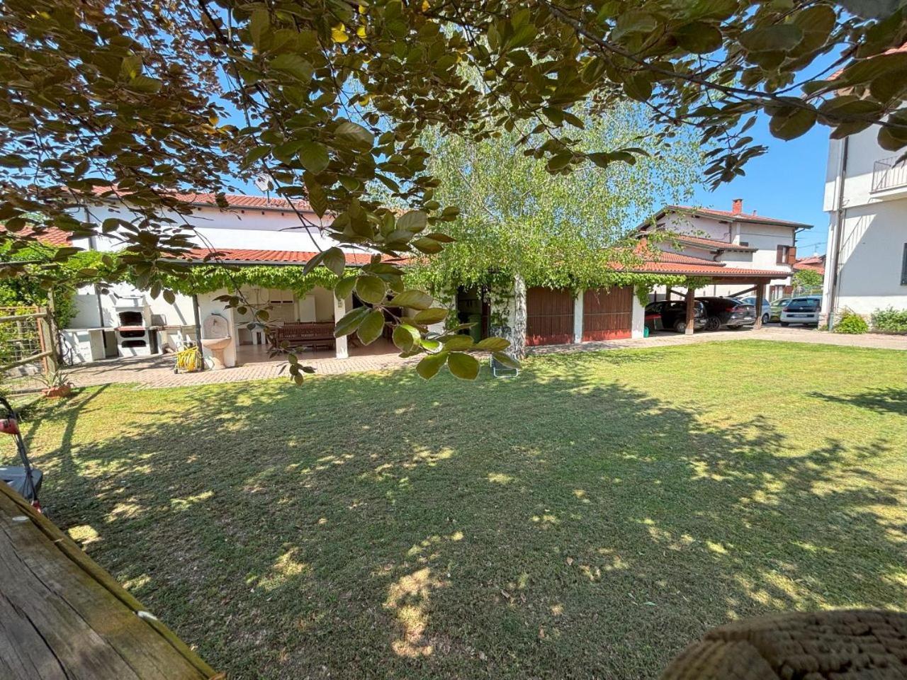 Casa Vacanze Magnolia Borgo Ticino Exterior foto