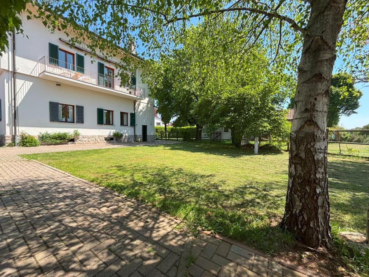 Casa Vacanze Magnolia Borgo Ticino Exterior foto